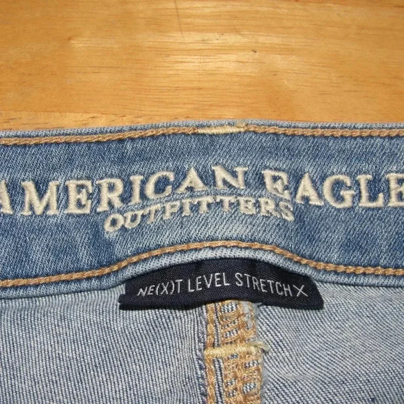 AMERICAN EAGLE OUTFITTERS Shortie Distressed Stretch Jean Shorts Size 4 - Picture 3 of 5